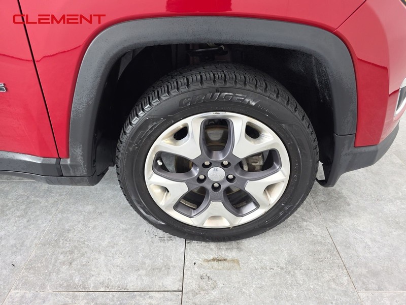 Jeep Compass Vehicle Full-screen Gallery Image 30