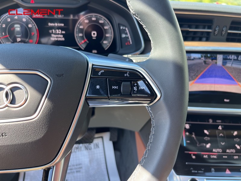 Audi A6 Sedan Vehicle Full-screen Gallery Image 06