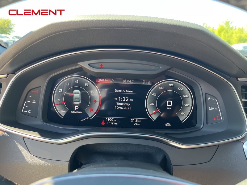 Audi A6 Sedan Vehicle Full-screen Gallery Image 09