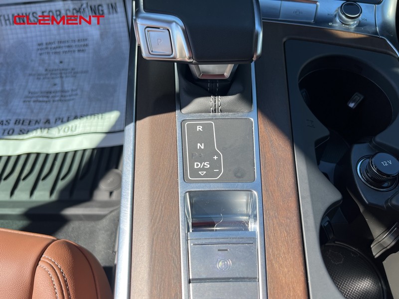 Audi A6 Sedan Vehicle Full-screen Gallery Image 13