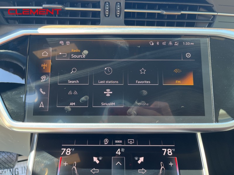 Audi A6 Sedan Vehicle Full-screen Gallery Image 17