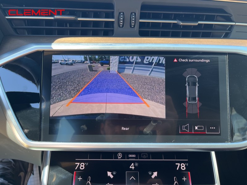 Audi A6 Sedan Vehicle Full-screen Gallery Image 20