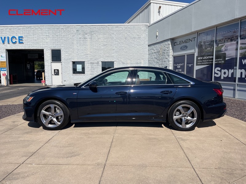 Audi A6 Sedan Vehicle Full-screen Gallery Image 23