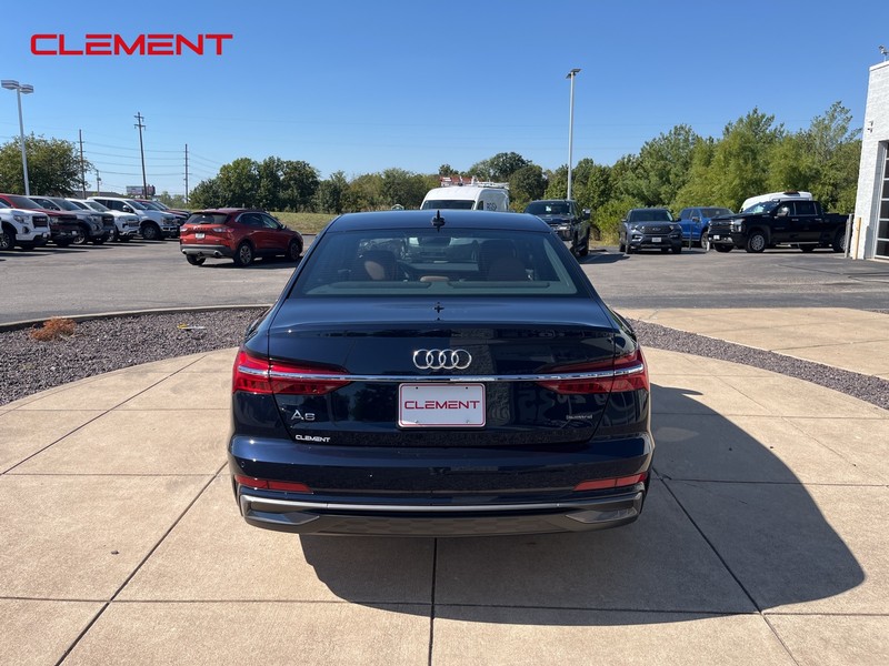 Audi A6 Sedan Vehicle Full-screen Gallery Image 25