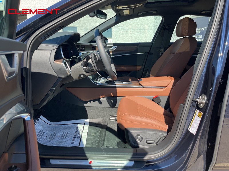 Audi A6 Sedan Vehicle Full-screen Gallery Image 28