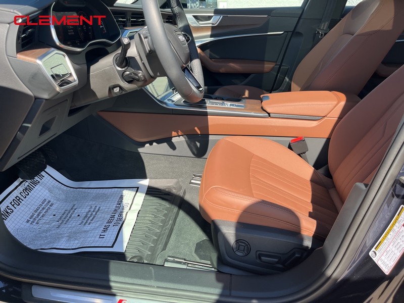 Audi A6 Sedan Vehicle Full-screen Gallery Image 31