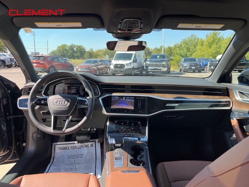 Audi A6 Sedan Vehicle Full-screen Gallery Image 41