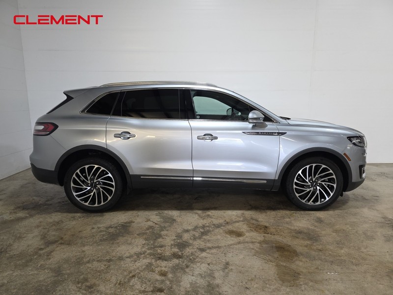 Lincoln Nautilus Vehicle Full-screen Gallery Image 4