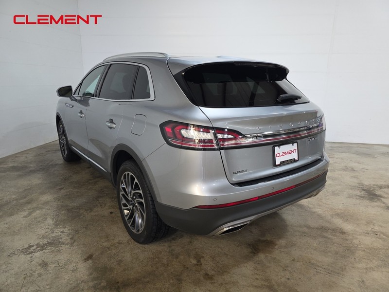 Lincoln Nautilus Vehicle Full-screen Gallery Image 8