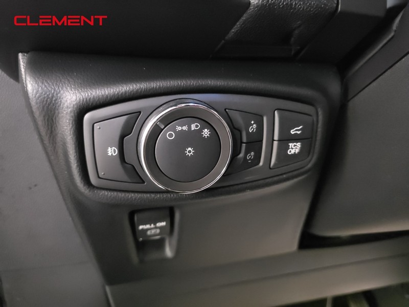 Lincoln Nautilus Vehicle Full-screen Gallery Image 13