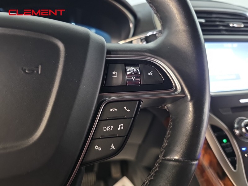 Lincoln Nautilus Vehicle Full-screen Gallery Image 16