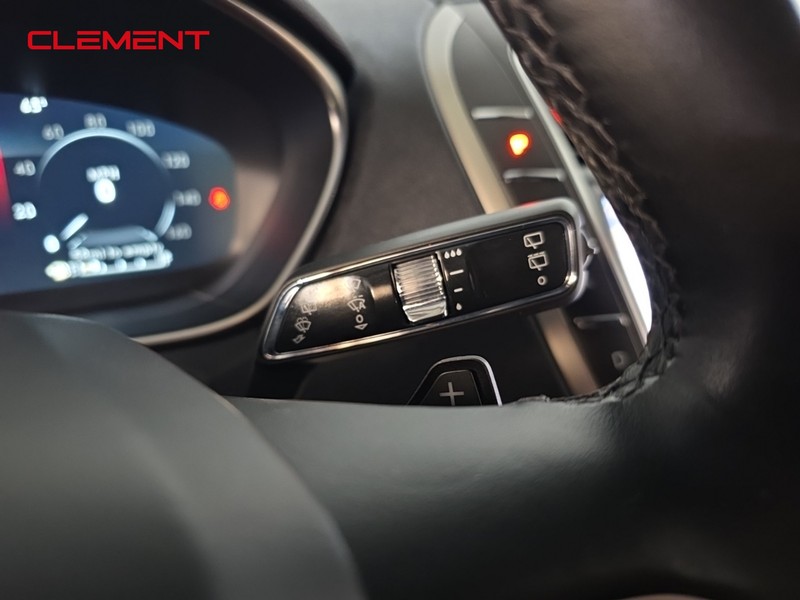 Lincoln Nautilus Vehicle Full-screen Gallery Image 17