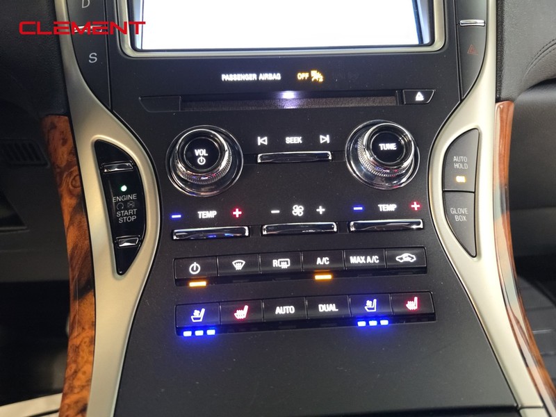 Lincoln Nautilus Vehicle Full-screen Gallery Image 23