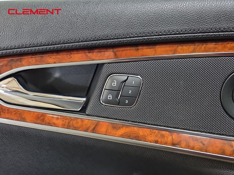 Lincoln Nautilus Vehicle Full-screen Gallery Image 27