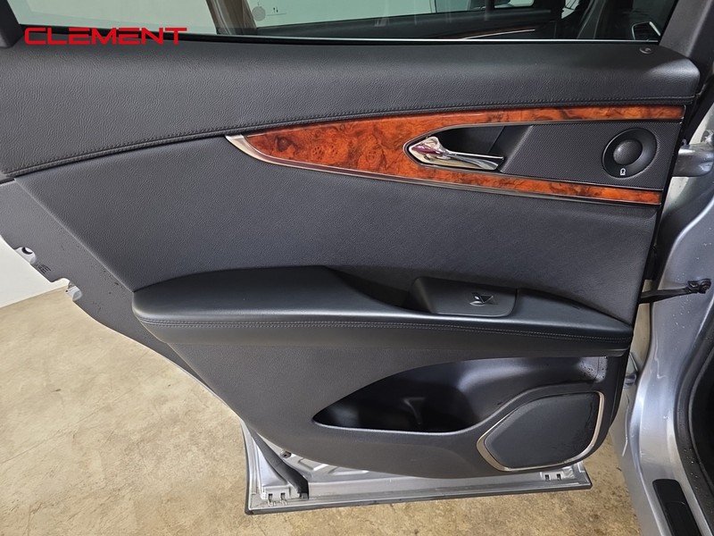 Lincoln Nautilus Vehicle Full-screen Gallery Image 31