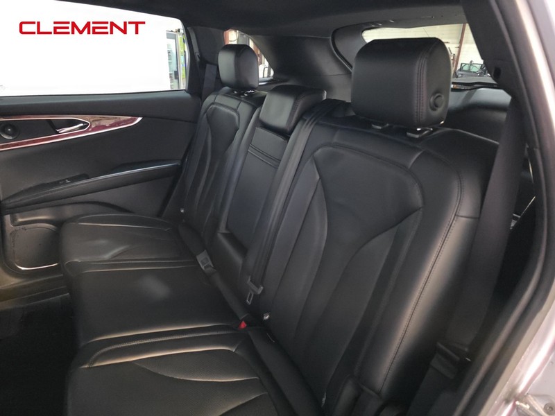 Lincoln Nautilus Vehicle Full-screen Gallery Image 33