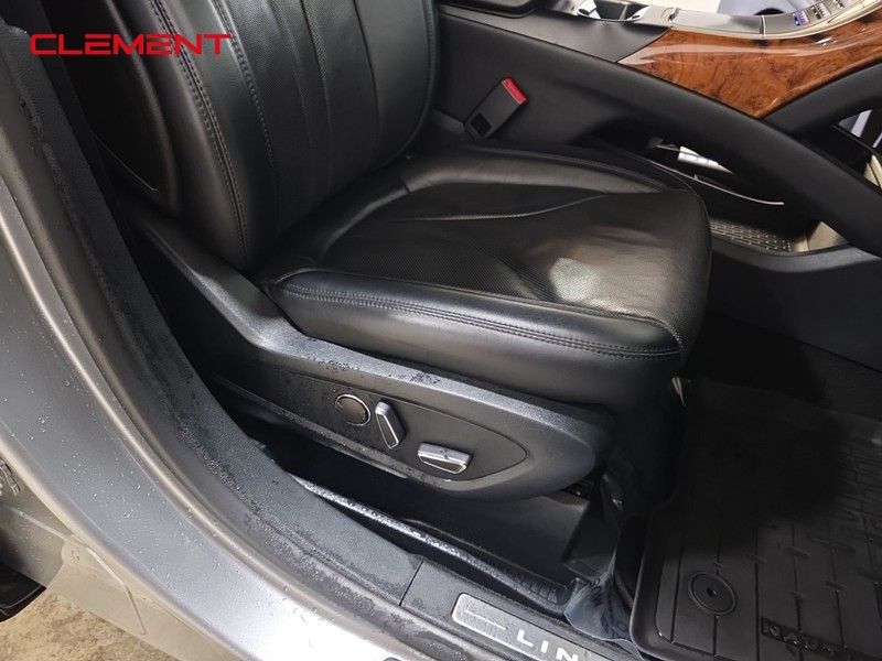 Lincoln Nautilus Vehicle Full-screen Gallery Image 34