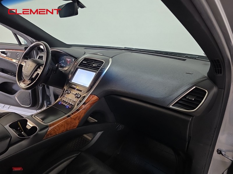 Lincoln Nautilus Vehicle Full-screen Gallery Image 35