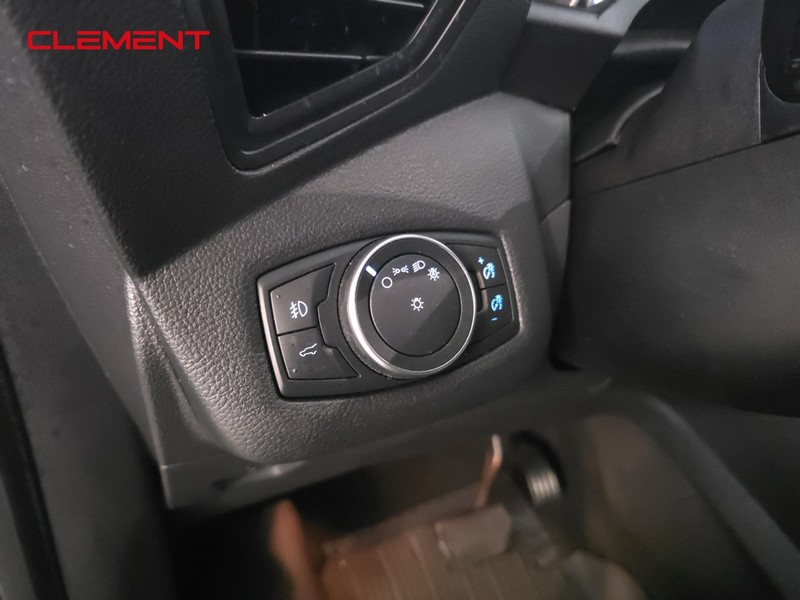 Ford Escape Vehicle Full-screen Gallery Image 11