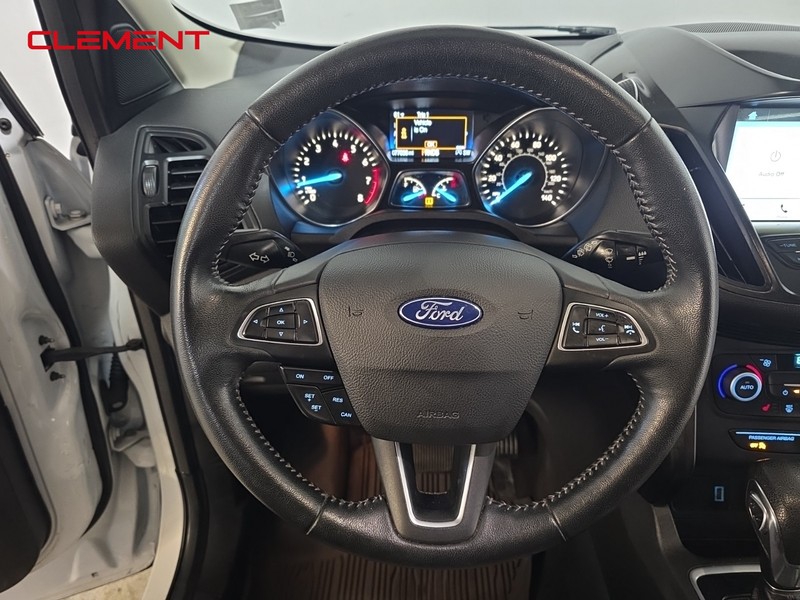 Ford Escape Vehicle Full-screen Gallery Image 12