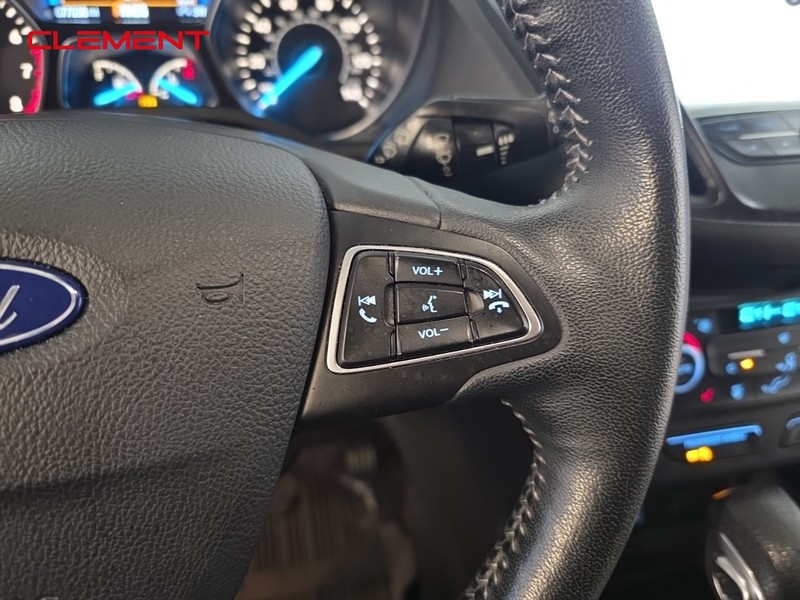 Ford Escape Vehicle Full-screen Gallery Image 14