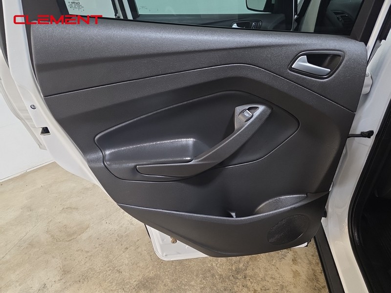 Ford Escape Vehicle Full-screen Gallery Image 27