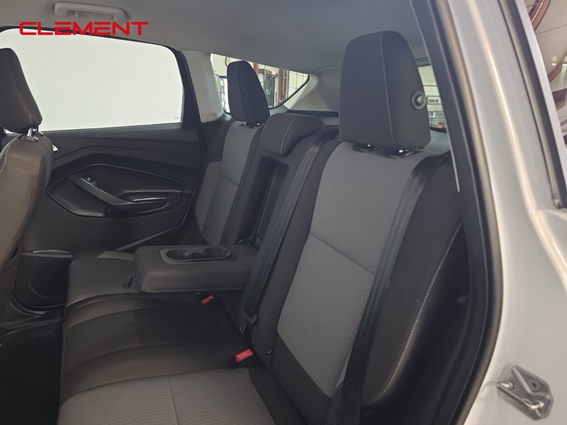 Ford Escape Vehicle Full-screen Gallery Image 29