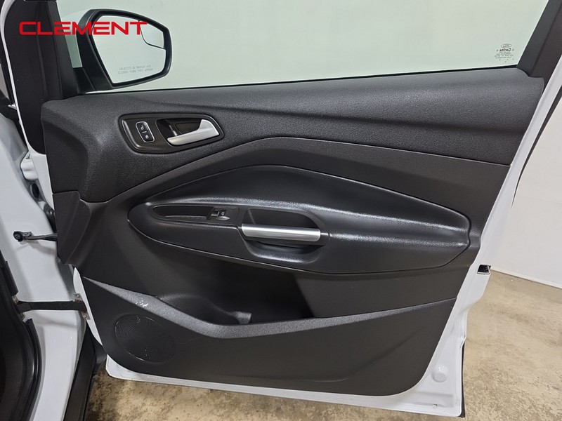 Ford Escape Vehicle Full-screen Gallery Image 32