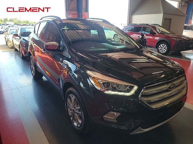 Ford Escape Vehicle Image 02