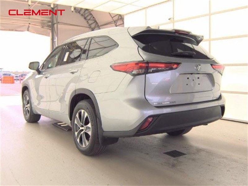 Toyota Highlander Vehicle Image 02