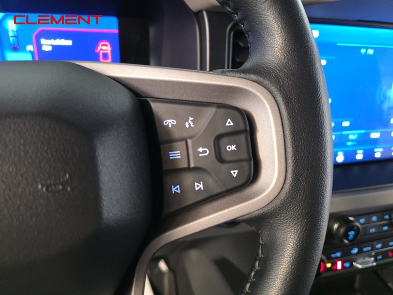 Ford Bronco Vehicle Full-screen Gallery Image 14