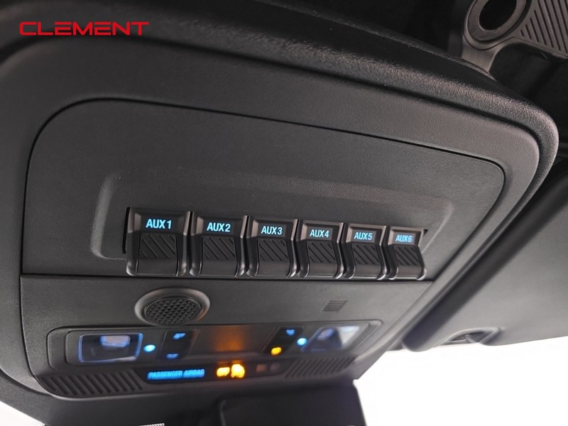 Ford Bronco Vehicle Full-screen Gallery Image 21