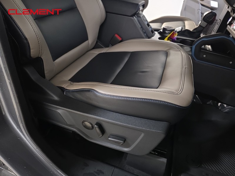 Ford Bronco Vehicle Full-screen Gallery Image 27