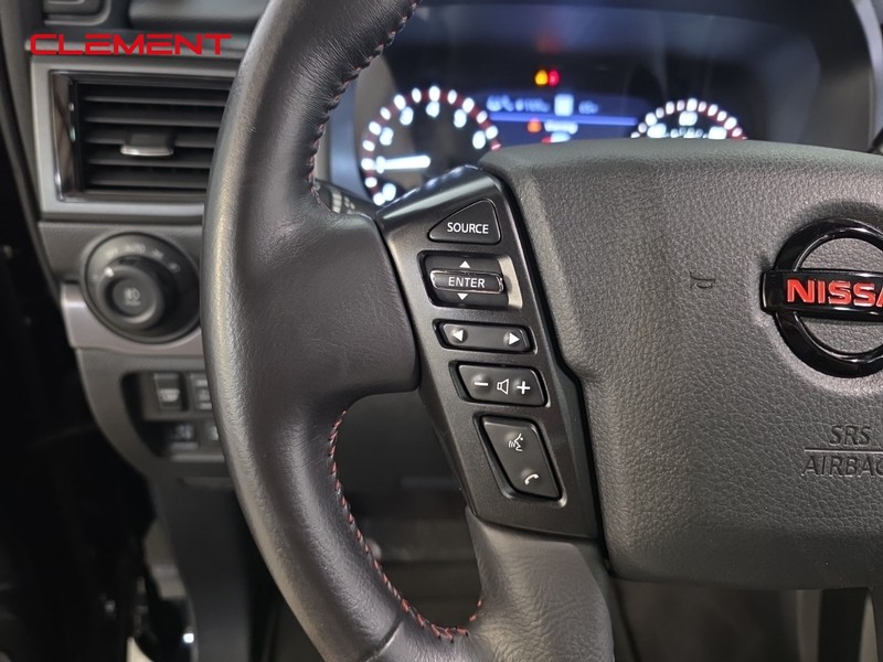 Nissan Titan Vehicle Full-screen Gallery Image 13