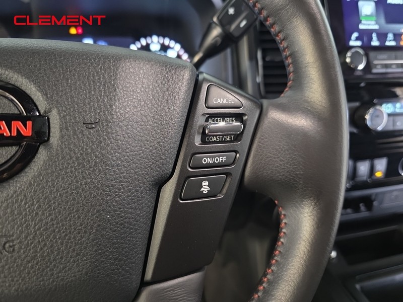 Nissan Titan Vehicle Full-screen Gallery Image 14