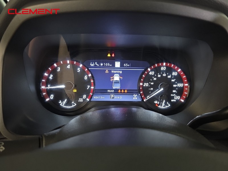 Nissan Titan Vehicle Full-screen Gallery Image 15