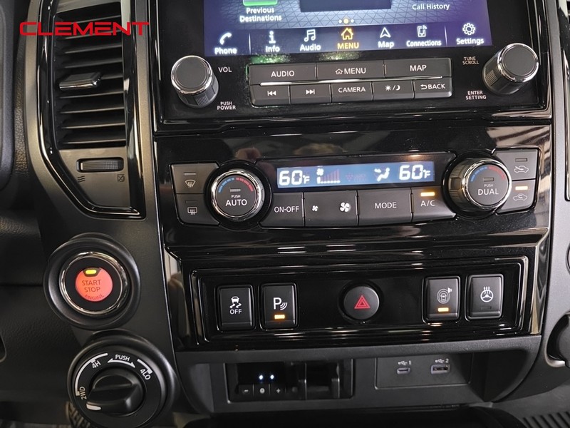 Nissan Titan Vehicle Full-screen Gallery Image 18