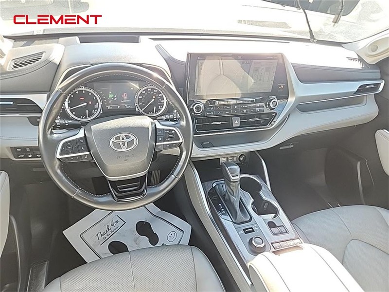Toyota Highlander Vehicle Image 03