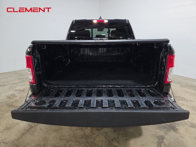 Ram 1500 Vehicle Full-screen Gallery Image 9