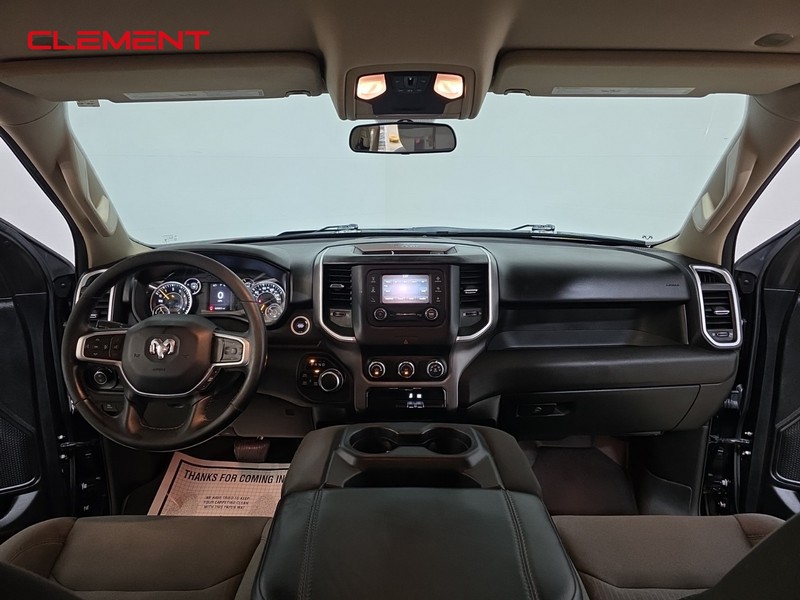 Ram 1500 Vehicle Full-screen Gallery Image 10