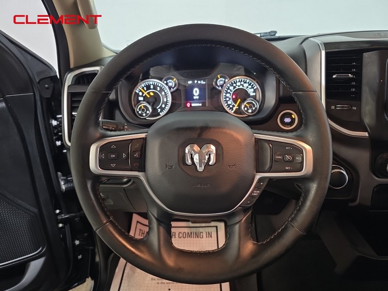 Ram 1500 Vehicle Full-screen Gallery Image 12