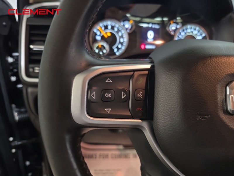 Ram 1500 Vehicle Full-screen Gallery Image 13