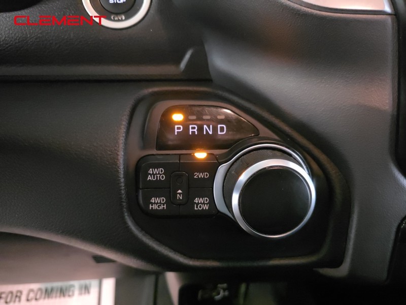 Ram 1500 Vehicle Full-screen Gallery Image 18