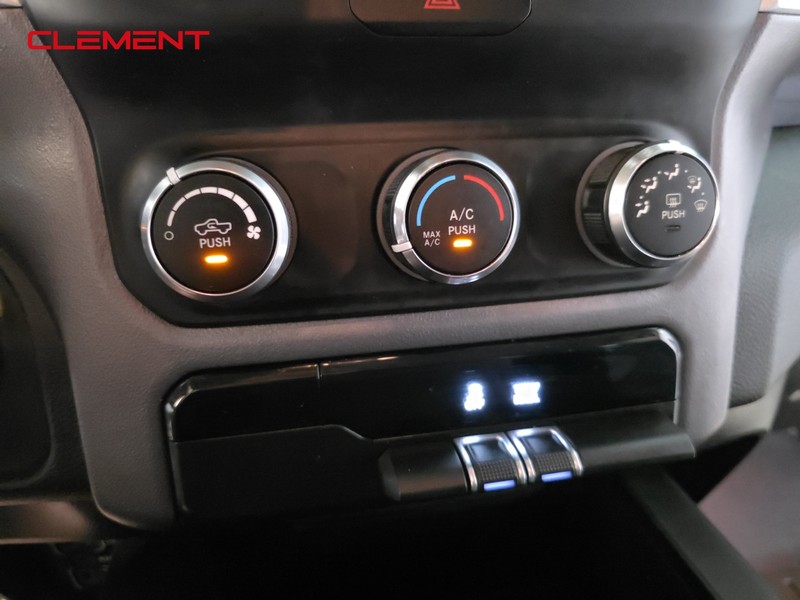 Ram 1500 Vehicle Full-screen Gallery Image 19