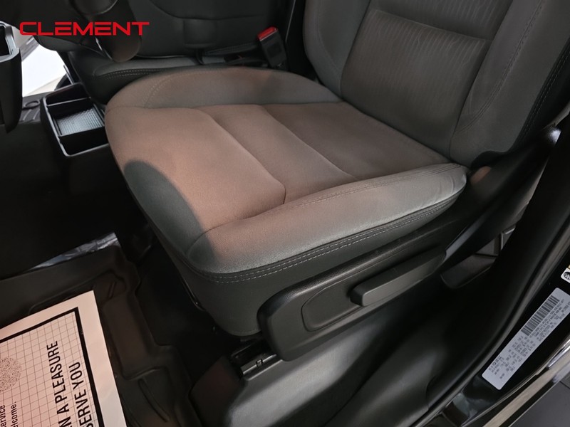 Ram 1500 Vehicle Full-screen Gallery Image 23