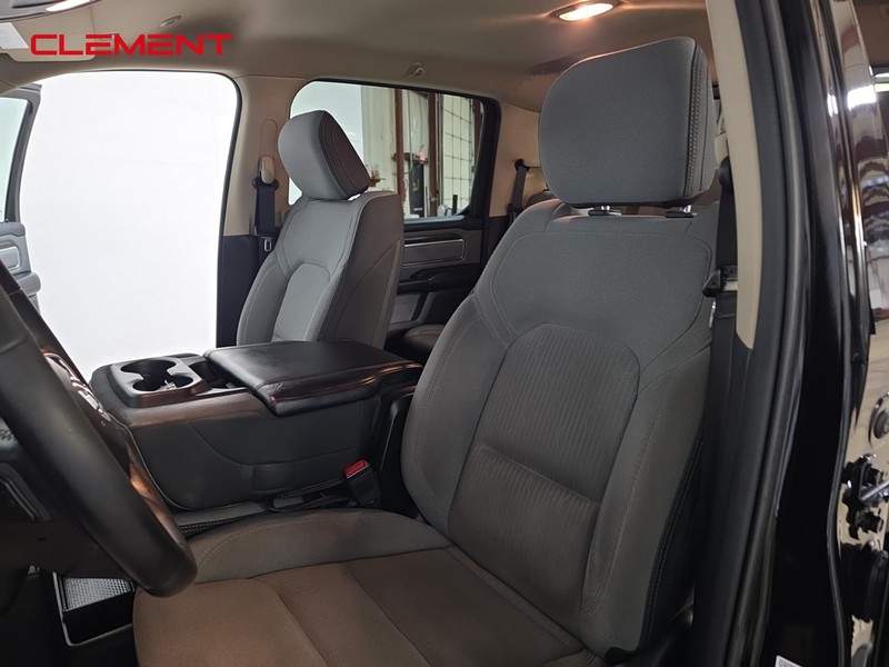 Ram 1500 Vehicle Full-screen Gallery Image 24