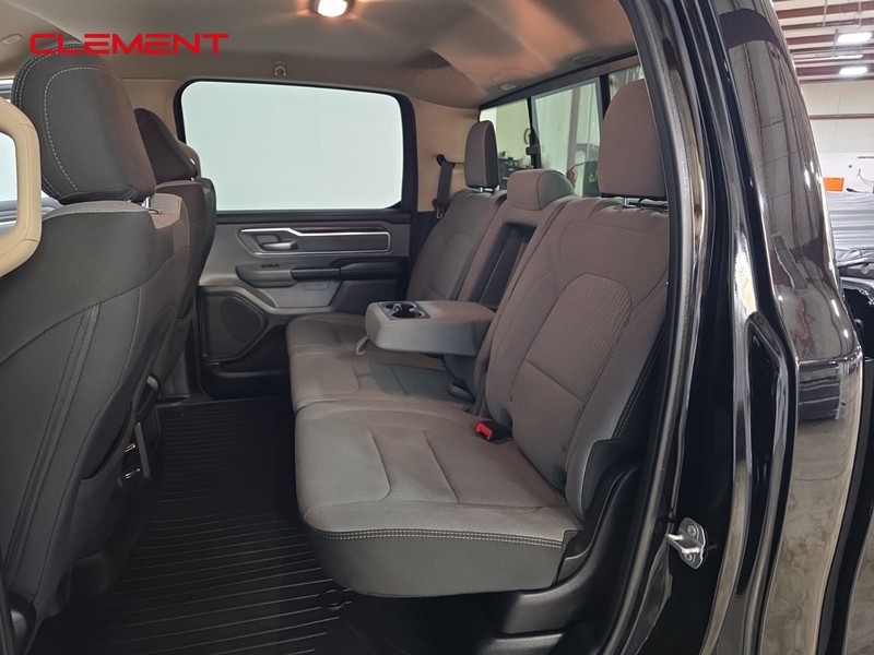 Ram 1500 Vehicle Full-screen Gallery Image 26