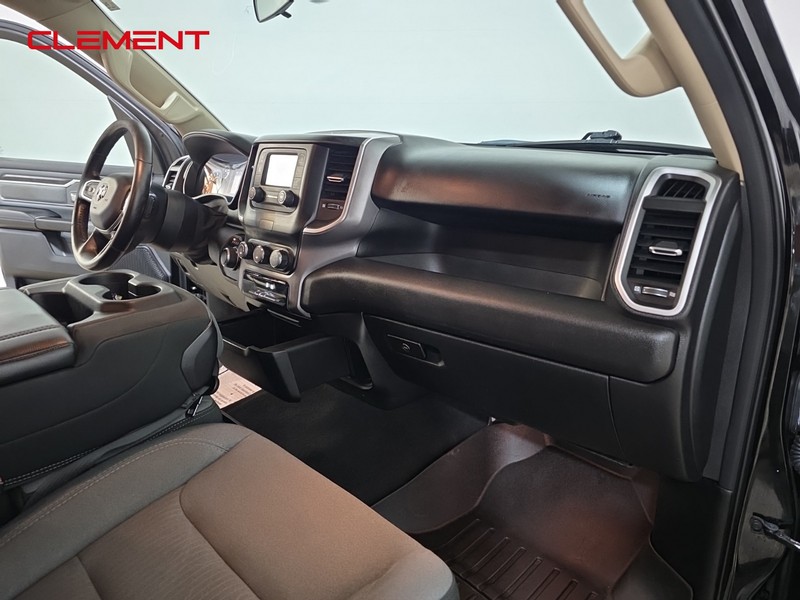 Ram 1500 Vehicle Full-screen Gallery Image 28