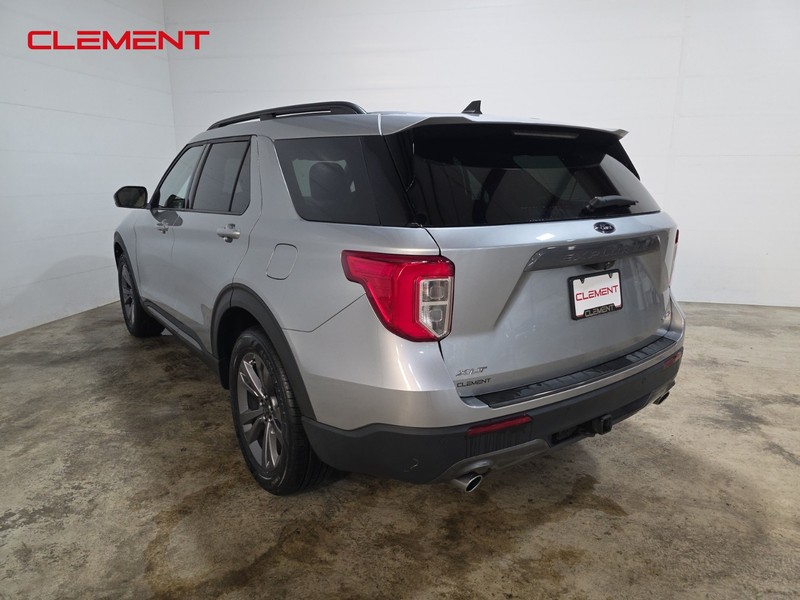 Ford Explorer Vehicle Full-screen Gallery Image 8