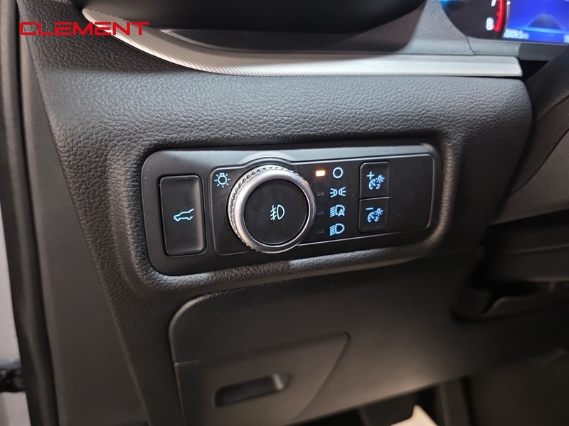 Ford Explorer Vehicle Full-screen Gallery Image 12